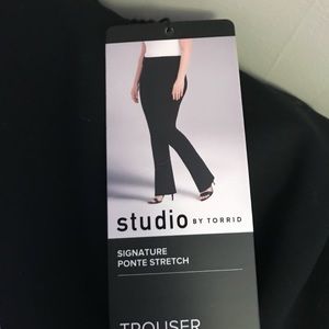 NWT Torrid Studio Ponte Trousers - Size Plus 22 - Black